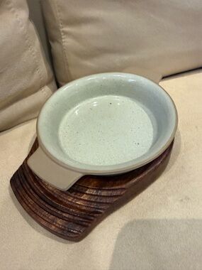 Art de Cuisine Ceramic Serving Bowl with Wooden Tray - Light Beige and Brown